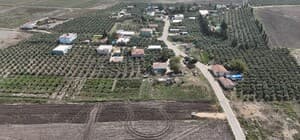 Mahalledeki herkesin soyadı 'Öztoprak' olunca baba isimleri ve ikinci isimlerle karışıklığın önüne geçtiler Hatay'da bir mahallede herkes ‘Öztoprak’ soyadını taşıyor: Faturalar bile karışıyor