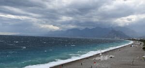 Antalya'da kuvvetli rüzgar ve sağanak etkili oldu