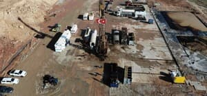 Bakan Bayraktar’dan heyecanlandıran ‘Gabar’ açıklaması: "Yeni bir müjde vereceğiz" Enerji ve Tabii Kaynaklar Bakanı Alparslan Bayraktar: "Şu anda Gabar'ın batısında önemli rezervler keşfetmek üzereyiz" "Gabar’da günlük 84 bin varil üretime ulaştık, 100 bin varilin üzerine götürebilecek potansiyeli görüyoruz"