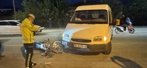 Bolu'da minibüsle çarpışan motosikletin sürücüsü yaralandı