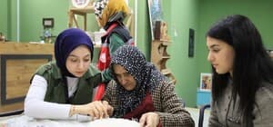 Erzincan’da gençler ve yaşlılar sanat etkinliğinde buluştu