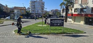 Balıkesir Büyükşehir Belediyesi’nden Ayvalık’ta refüj ve kavşaklarda temizlik