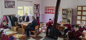 Aslanapa Kaymakamı Tosun, öğrencilerle bir araya geldi