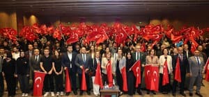 Şahin, "Bir Dakika, Bir Merak, Bir Cevap" programında gençlerle buluştu