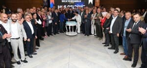 Bursa'da AK Parti'den örnek proje AK Parti Osmangazi'de muhtarları, mahalle başkanları ve aileleri birlik beraberlik gecesinde buluşturdu