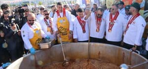 Gastronomi Günleri’nde 1 ton börek aşı çorbası ikram edildi