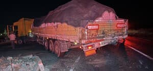 Nevşehir'de tıra çarpan otomobildeki 2 kişi öldü