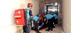 Şanlıurfa’da UMKE'nin 6.9'luk deprem tatbikatı gerçeği aratmadı