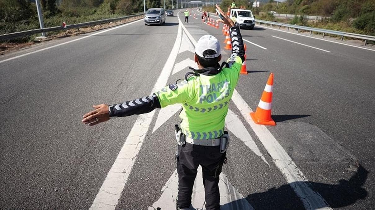TRAFİĞE KAPALI YOLLAR İSTANBUL: 24 Ekim ve 29 Ekim'de Hangi Yollar Kapanacak? 29 Ekim Cumhuriyet Bayramı Alternatif Güzergahlar