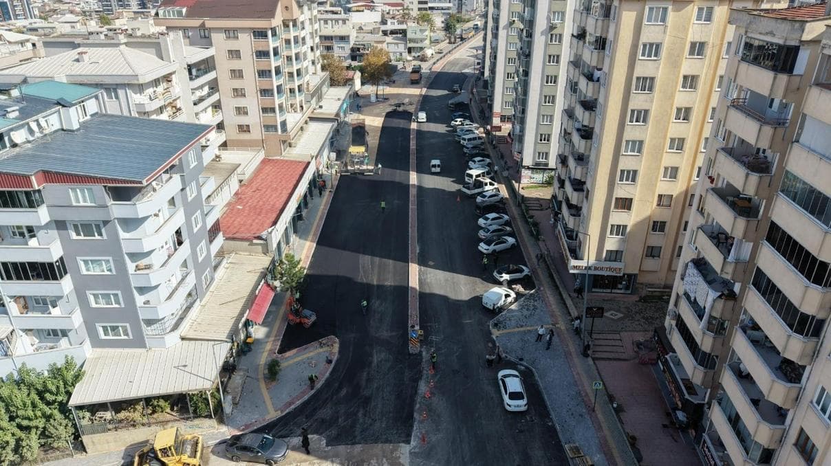 Bursa'da yol yapım çalışmaları sürüyor