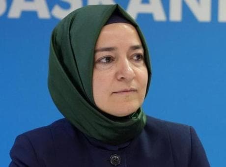 Fatma Betül Sayan Kaya ve eşi yatırımlarının ana para dışındaki kısmını TMSF hesabına gönderdi