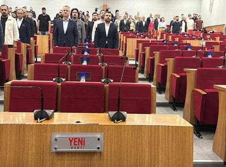 İzmir Meclisi’nde sayı krizi: Toplantı perşembeye kaldı