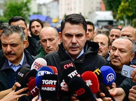 İstanbul’da sel: Dört kişi için arama çalışması sürüyor