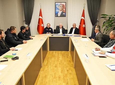 İstanbul Valisi Gül, Şile'de acil afet koordinasyon ekibiyle bir araya geldi