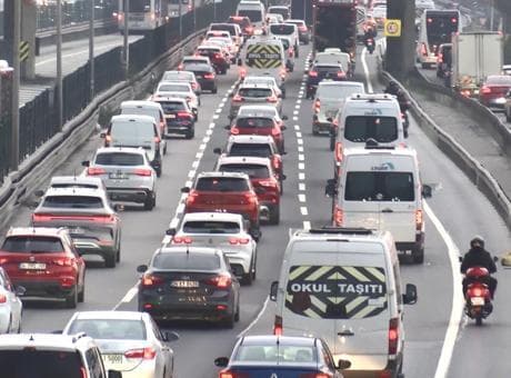 İstanbul'da haftanın ilk iş günü trafik yoğunluğu! Sabah saatlerinde yüzde 78'e çıktı