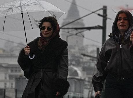 Son dakika... Meteoroloji haritayı güncelledi! Sağanak ve fırtına alarmı: İstanbul dahil kritik saatler