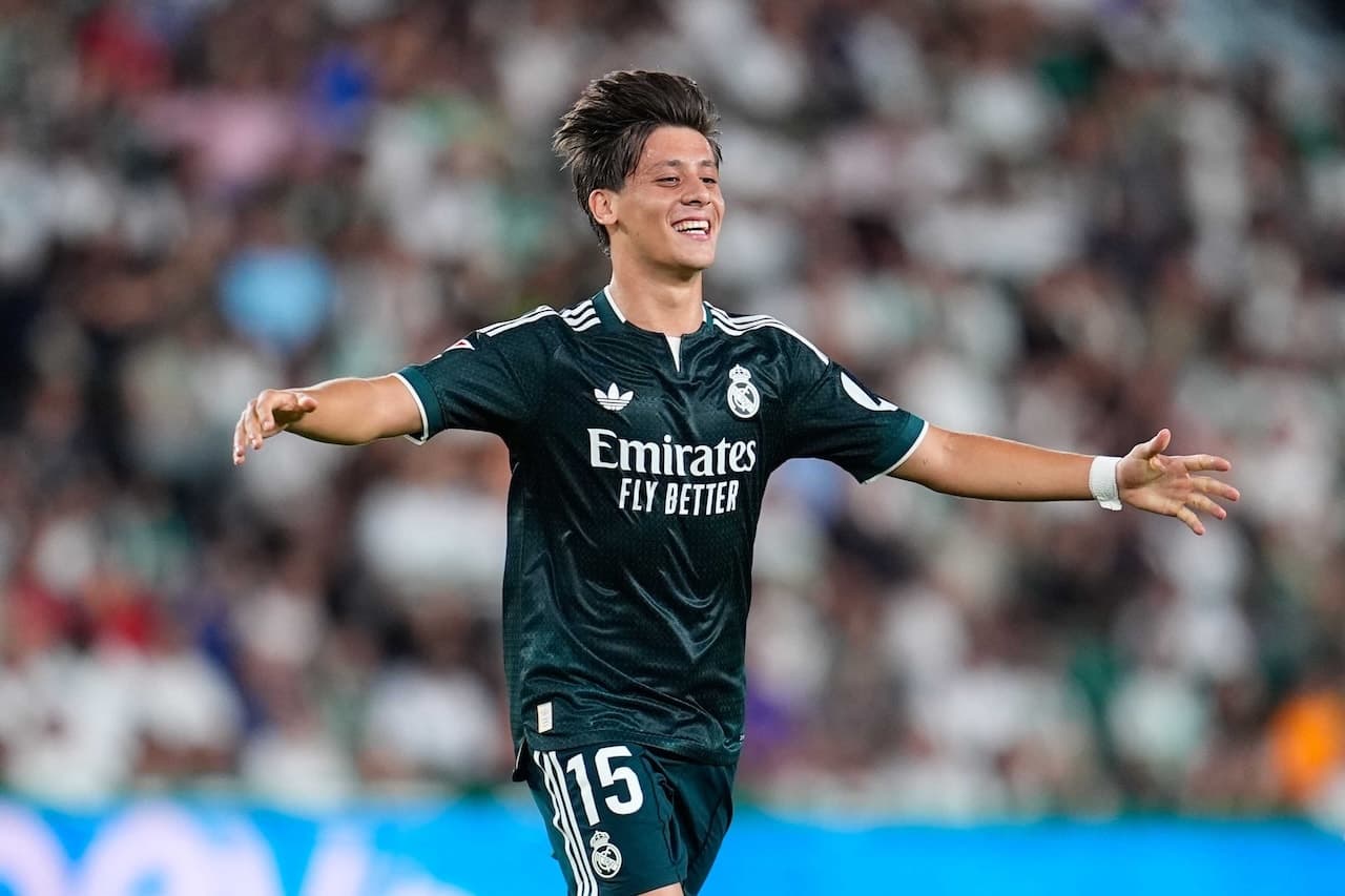 Arda Güler için Real Madrid'den sürpriz karar! İspanyol medyası imzayı attırdı