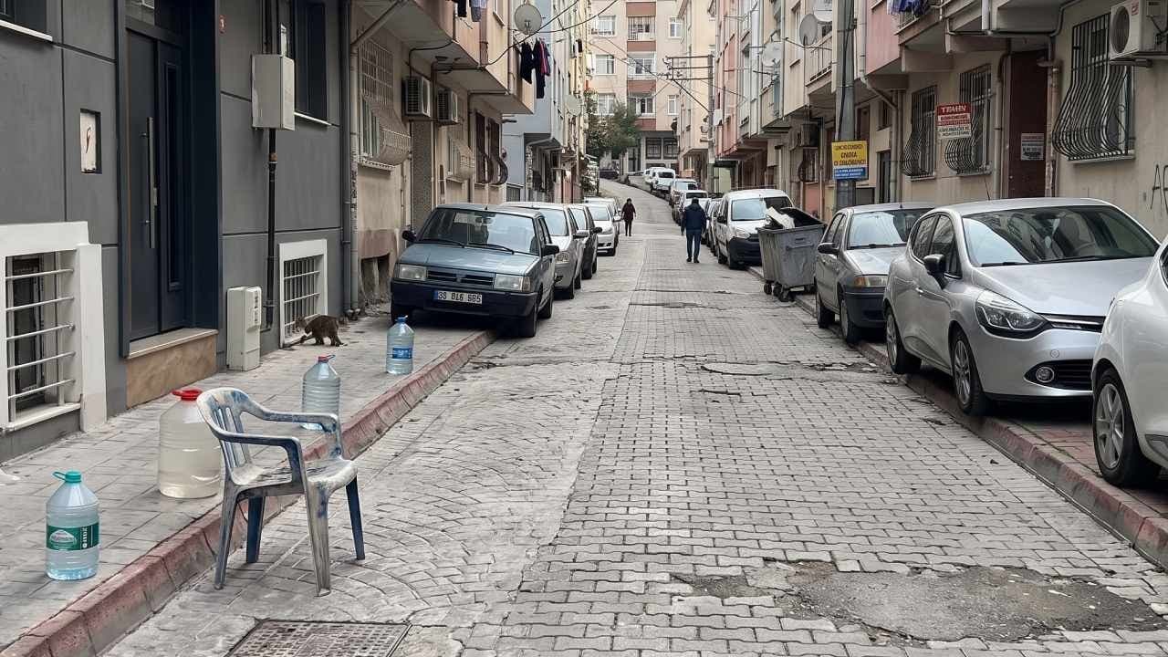 Evinin önüne duba koyanlar yandı: Artık park yeri ayırma devri bitti