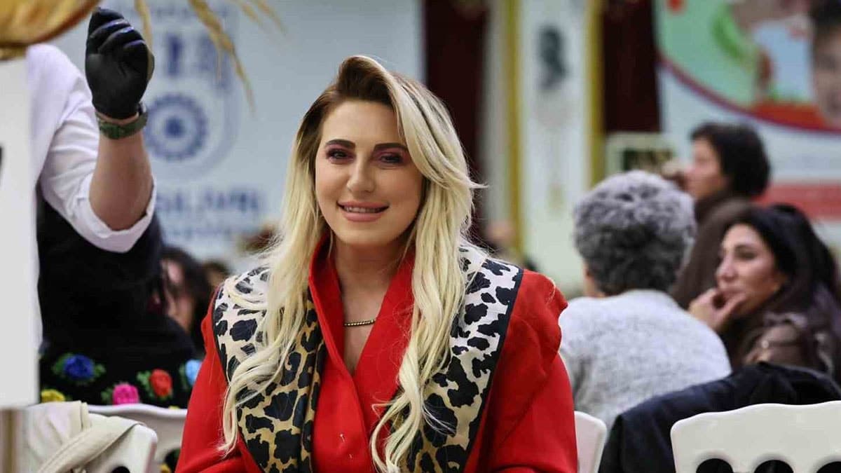 CHP’li İBB Meclis Üyesi Ebru Akgün Pekel istifa etti